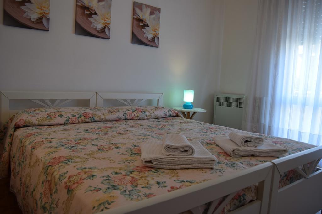 Casa Vacanza E Per Lavoro Elena E Carla 斯皮内亚 外观 照片