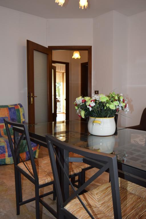 Casa Vacanza E Per Lavoro Elena E Carla 斯皮内亚 外观 照片